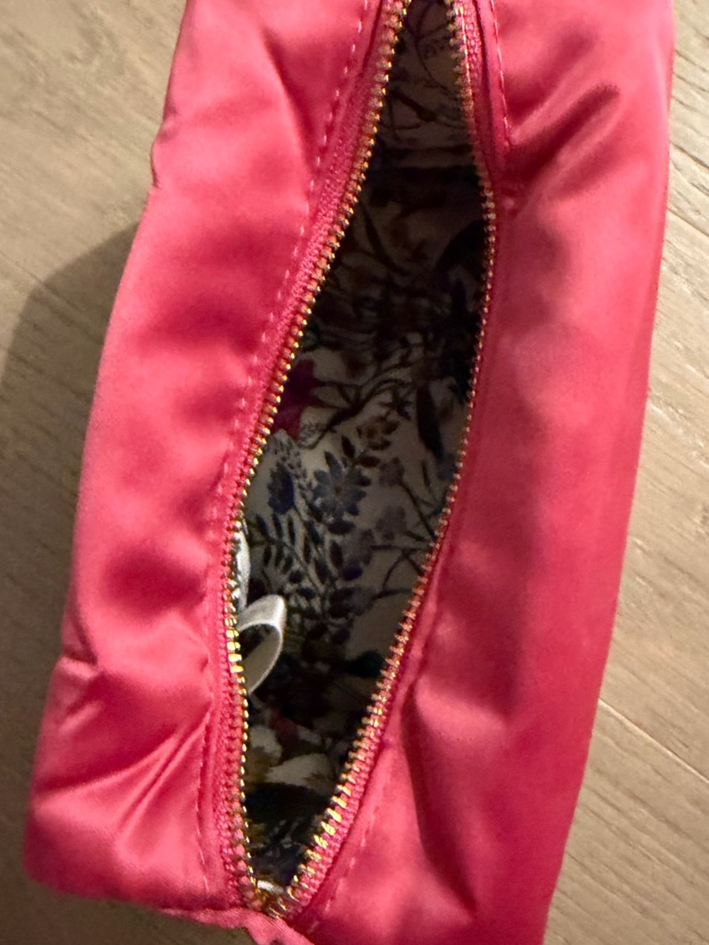 Gucci Beauty Cosmetic Pouch View 2